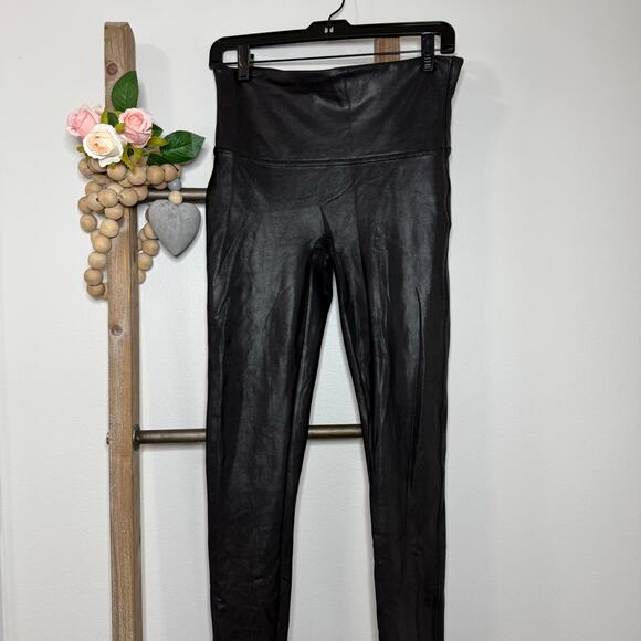 Spanx‎ Black Faux Leather Leggings Size Large - Picture 2 of 8